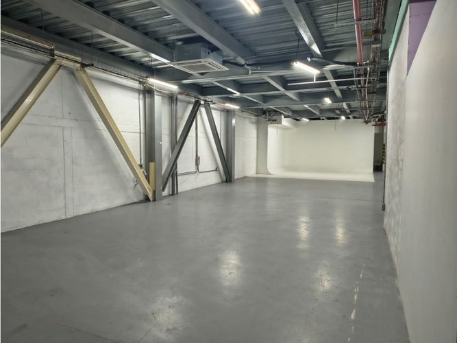Edificio en arriendo en Laureles Nogal, Medellín, 2000 m² · foto 22 de 24