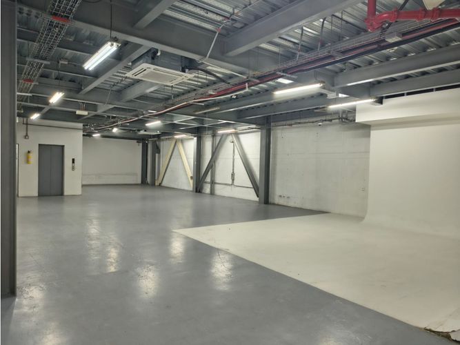 Edificio en arriendo en Laureles Nogal, Medellín, 2000 m² · foto 23 de 24