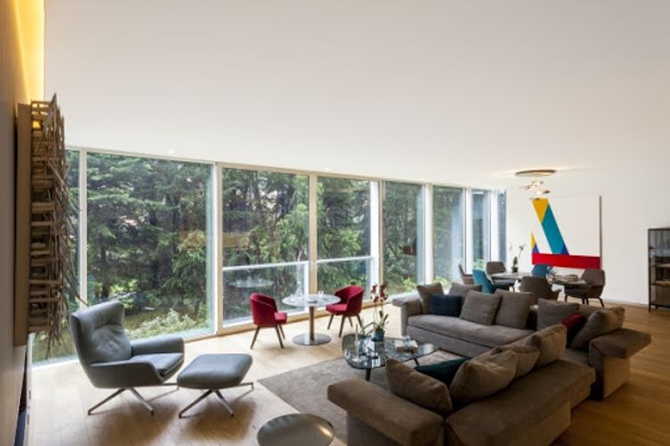 Apartamento de 3 alcobas en venta en Chico, Bogotá, 395 m² · foto 2 de 22