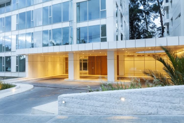 Apartamento de 3 alcobas en venta en Chico, Bogotá, 395 m² · foto 21 de 22