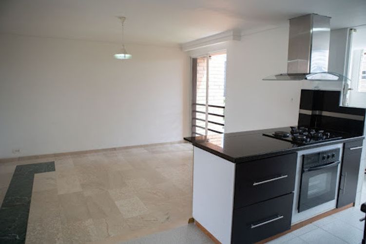 Apartamento de 3 alcobas en arriendo en La Florida, Medellín, 150 m² · foto 3 de 19