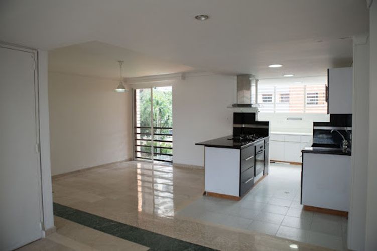 Apartamento de 3 alcobas en arriendo en La Florida, Medellín, 150 m² · foto 4 de 19