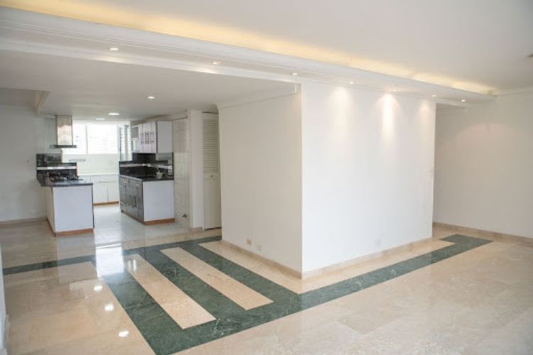 Apartamento de 3 alcobas en arriendo en La Florida, Medellín, 150 m² · foto 5 de 19