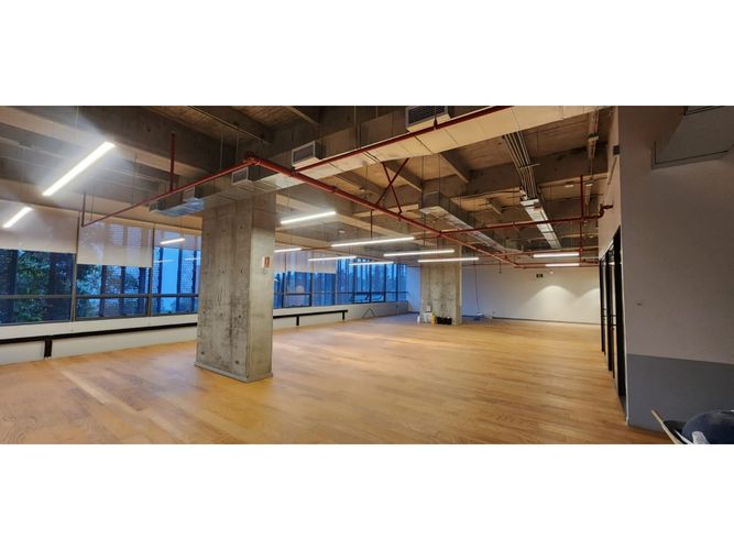 Oficina en arriendo en Pablo Escobar La Milagrosa, Medellín, 240 m² · foto 3 de 7