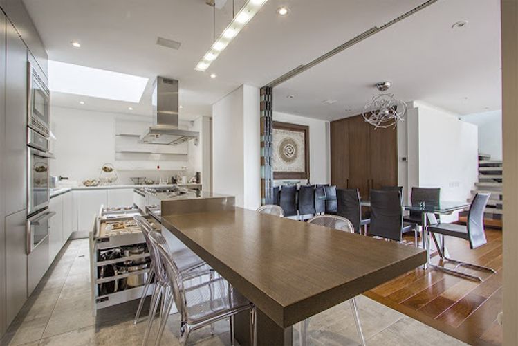 Casa de 5 alcobas en venta en Santa Ana Centro Comercial Boutique, Bogotá, 504 m² · foto 13 de 24