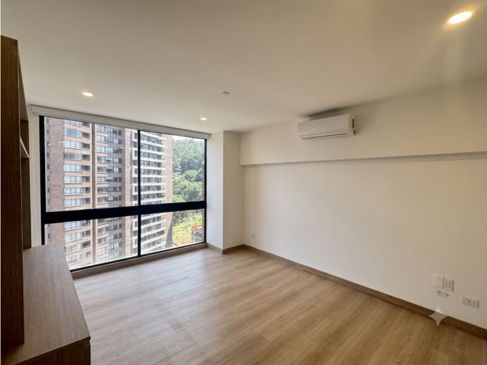 Apartamento en arriendo en Altos Del Poblado, Medellín · foto 5 de 15