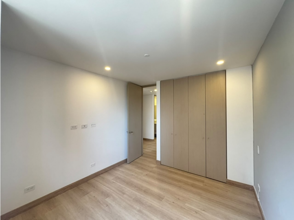 Apartamento en arriendo en Altos Del Poblado, Medellín · foto 12 de 15