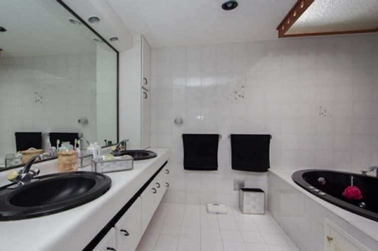 Casa de 5 alcobas en venta en La Floresta, Bogotá, 619 m² · foto 11 de 20