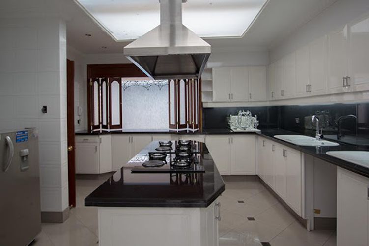 Casa de 4 alcobas en venta en Santa Ana Centro Comercial Boutique, Bogotá, 714 m² · foto 7 de 20
