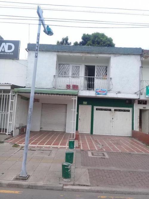 Casa de 5 alcobas en venta en Urbanizacion La Flora, Yumbo, 200 m² · foto 3 de 9