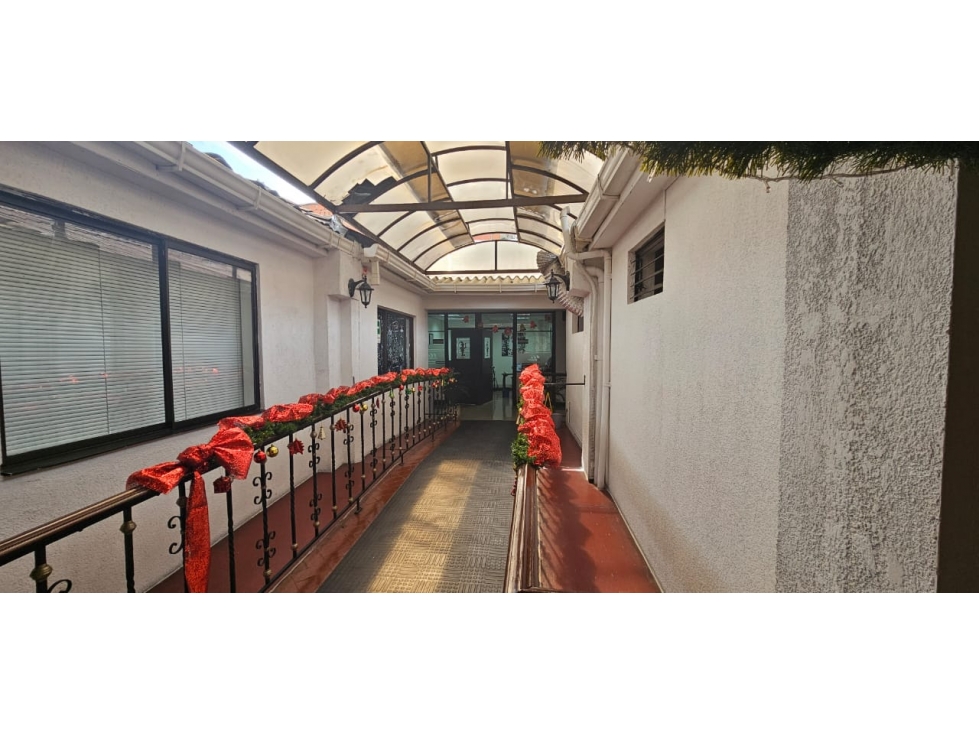 Casa de 15 alcobas en venta en San Vicente, Cali, 755 m² · foto 23 de 24