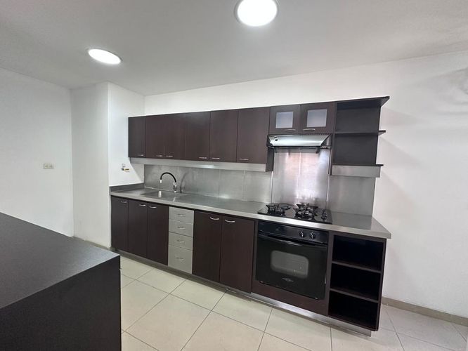Apartamento de 3 alcobas en venta en Los Naranjos, Medellín, 120 m² · foto 3 de 15