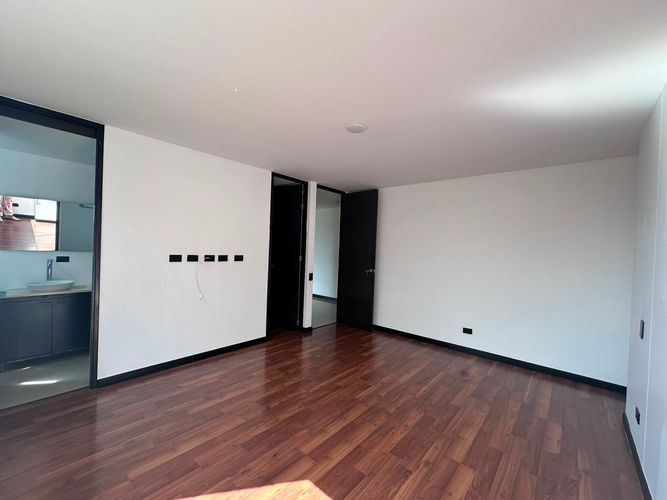 Apartamento de 3 alcobas en venta en Los Naranjos, Medellín, 120 m² · foto 10 de 15