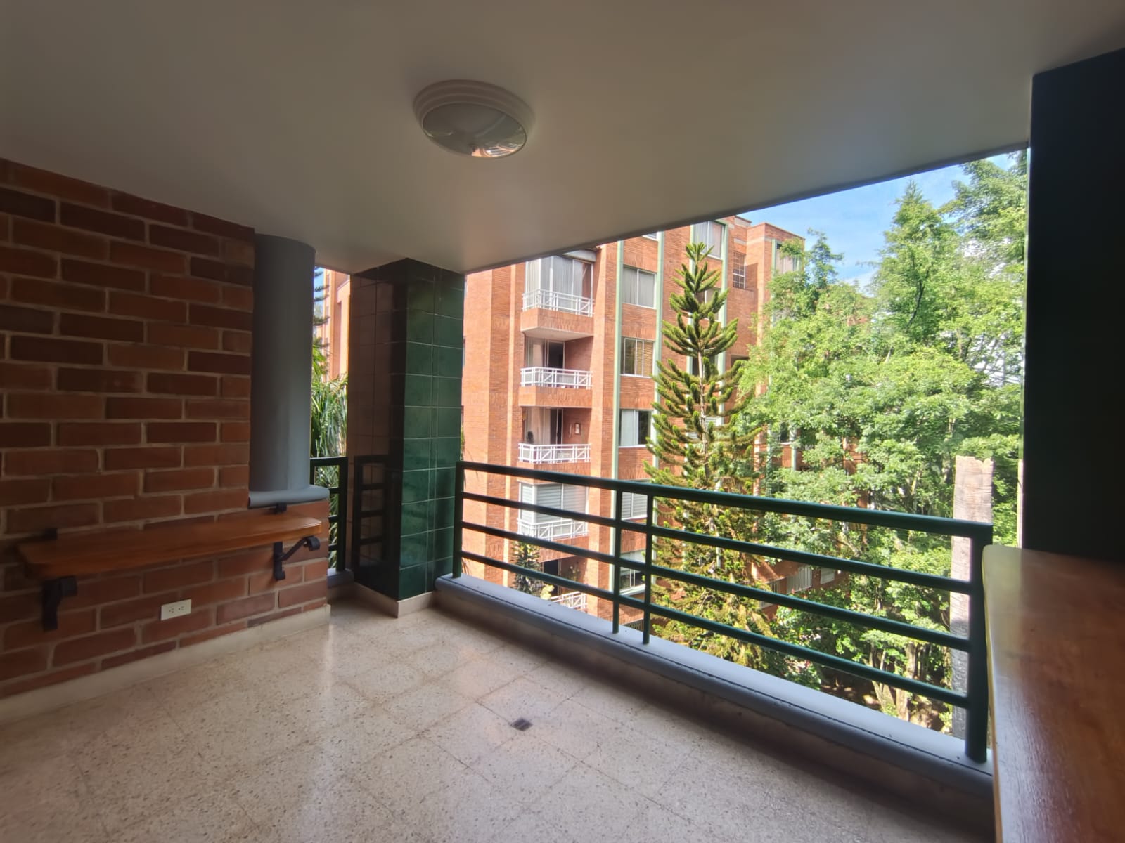 Apartamento en arriendo en Laureles, Medellín · foto 2 de 20
