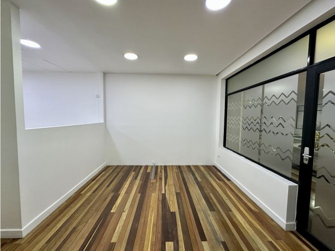 Oficina en arriendo en Oviedo, Medellín, 138 m² · foto 2 de 13