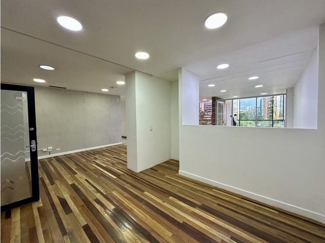 Oficina en arriendo en Oviedo, Medellín, 138 m² · foto 3 de 13