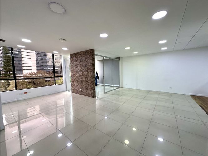 Oficina en arriendo en Oviedo, Medellín, 138 m² · foto 4 de 13