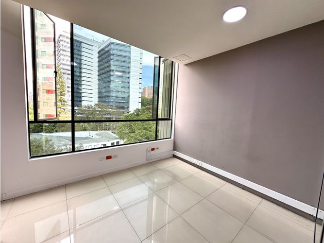 Oficina en arriendo en Oviedo, Medellín, 138 m² · foto 7 de 13