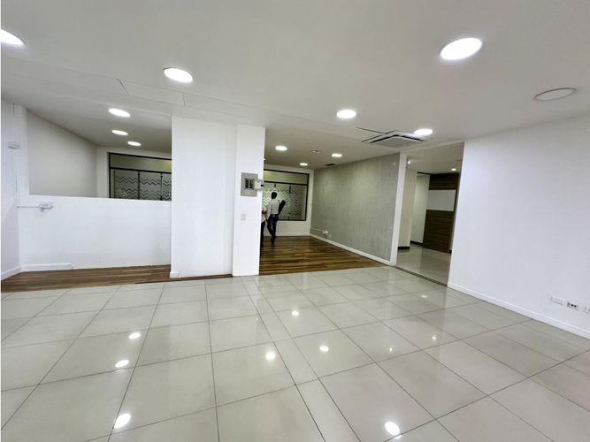 Oficina en arriendo en Oviedo, Medellín, 138 m² · foto 9 de 13