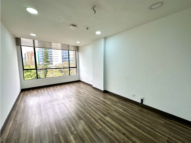 Oficina en arriendo en Oviedo, Medellín, 138 m² · foto 10 de 13