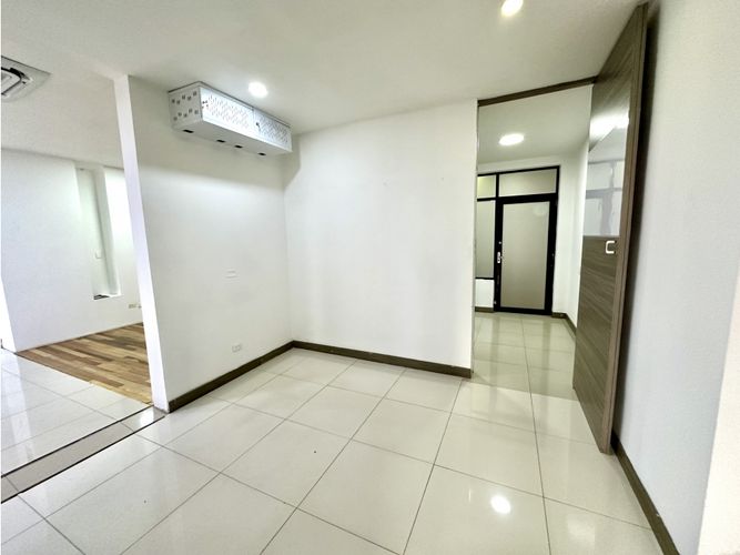 Oficina en arriendo en Oviedo, Medellín, 138 m² · foto 11 de 13