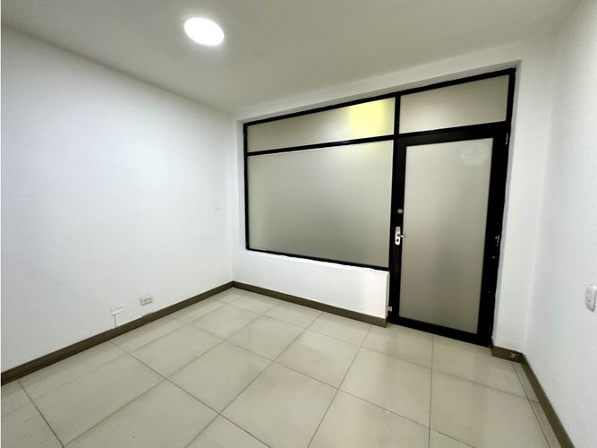 Oficina en arriendo en Oviedo, Medellín, 138 m² · foto 12 de 13