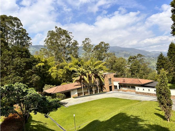 Casa de 4 alcobas en venta en La Tablaza, La Estrella, 650 m² · foto 2 de 22