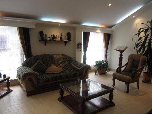 Casa en venta en Alhambra, Bogotá · foto 2 de 18