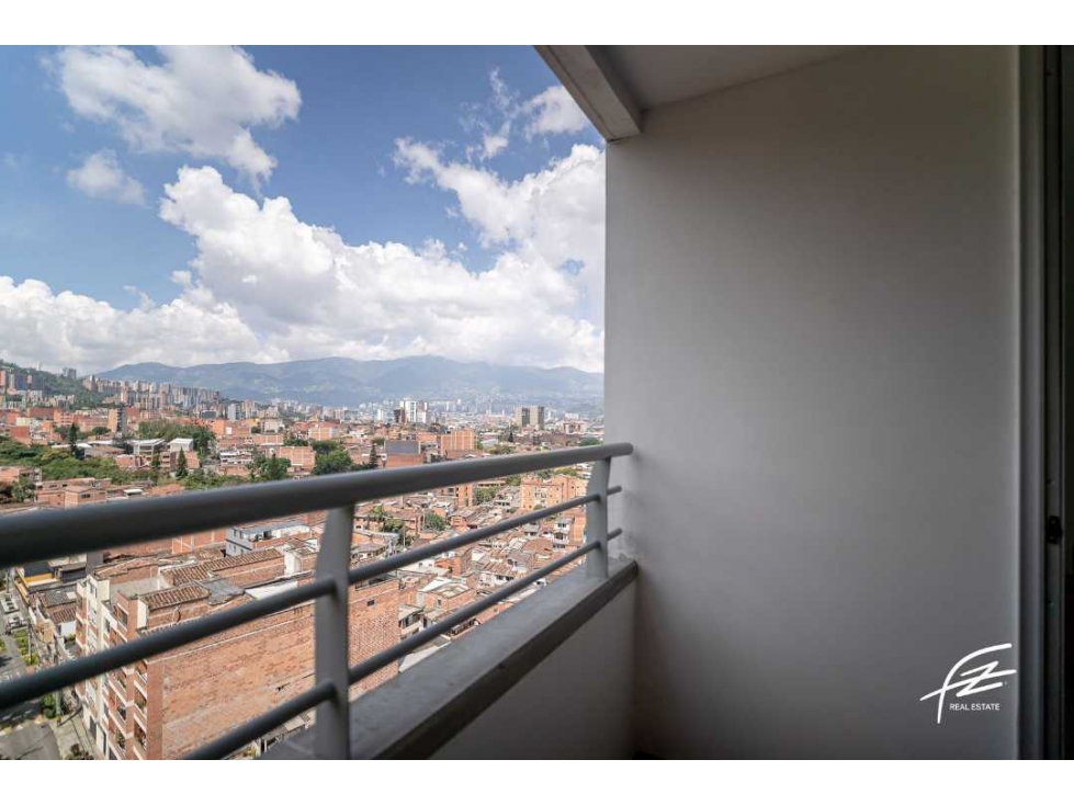 Apartamento en venta en Zona Centro, Envigado · foto 2 de 13