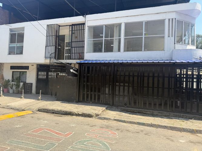 Local en arriendo en Asturias, Cali, 131 m² · foto 3 de 17