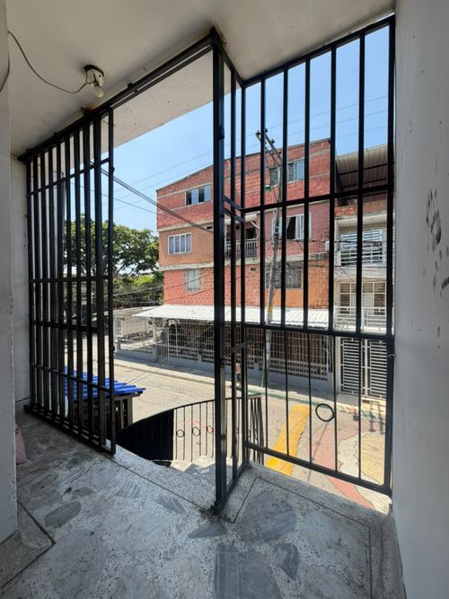 Local en arriendo en Asturias, Cali, 131 m² · foto 5 de 17