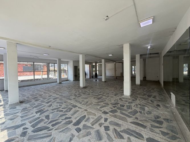 Local en arriendo en Asturias, Cali, 131 m² · foto 13 de 17