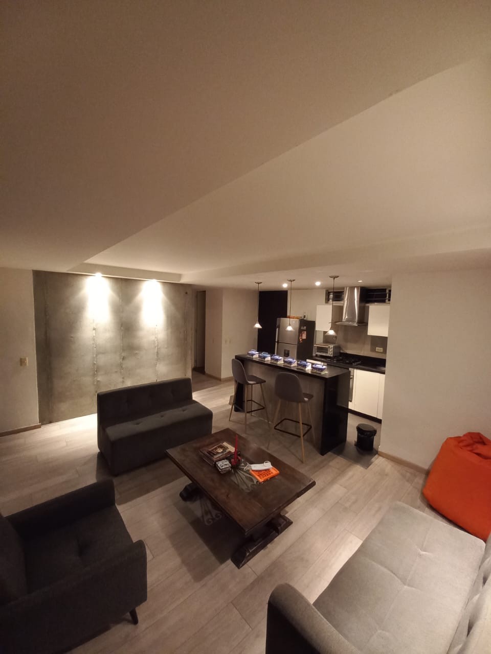 Studio for rent in Loma del Indio, Medellín