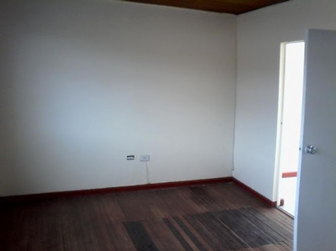 Casa de 5 alcobas en venta en Los Alcazares, Bogotá, 627 m² · foto 3 de 11