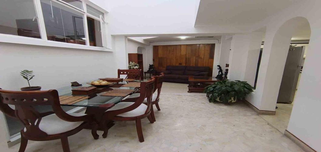 Casa de 5 alcobas en arriendo en Belen, Manizales, 252 m² · foto 2 de 24