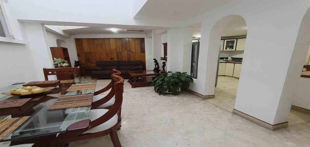 Casa de 5 alcobas en arriendo en Belen, Manizales, 252 m² · foto 3 de 24