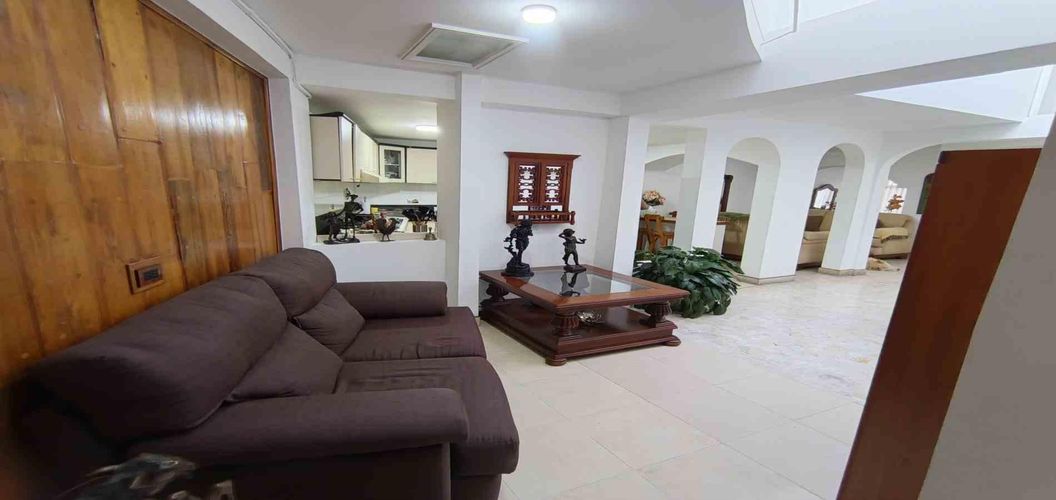 Casa de 5 alcobas en arriendo en Belen, Manizales, 252 m² · foto 9 de 24