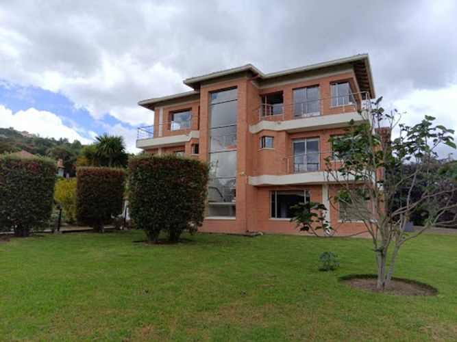 Casa de 8 alcobas en venta en Yerbabuena, Chía, 950 m² · foto 3 de 24