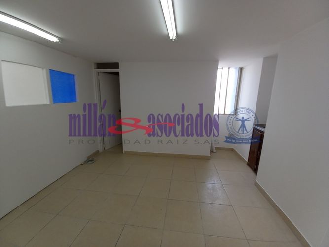 Oficina en arriendo en El Centro, Manizales, 42 m² · foto 3 de 24