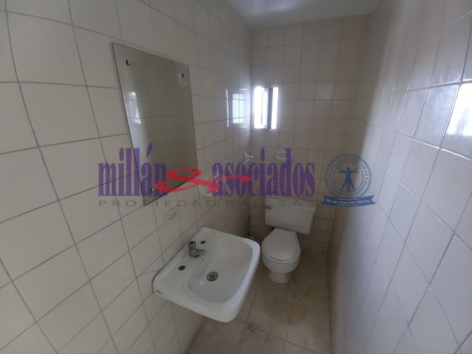 Oficina en arriendo en El Centro, Manizales, 42 m² · foto 8 de 24