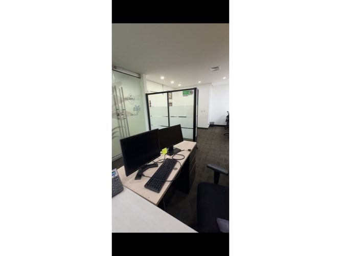 Oficina en arriendo en La Aguacatala, Medellín, 206 m² · foto 4 de 10