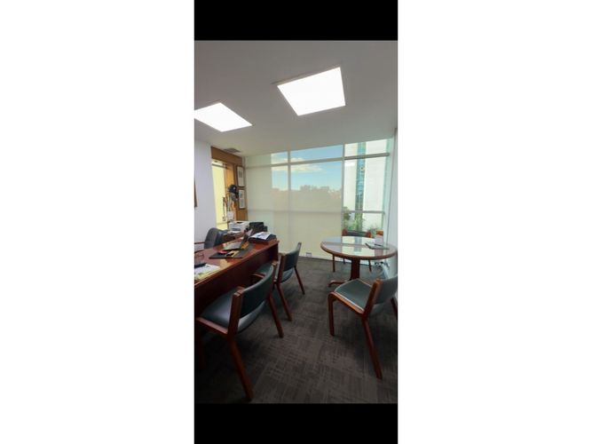 Oficina en arriendo en La Aguacatala, Medellín, 206 m² · foto 5 de 10