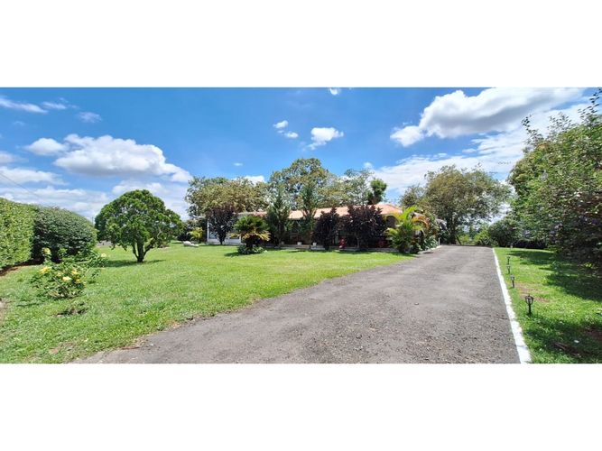 Finca en venta en Hojas Anchas, Armenia, 357 m² · foto 2 de 24
