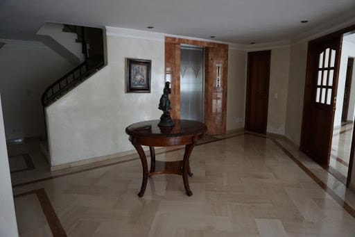Apartamento de 4 alcobas en venta en Chico Norte, Bogotá, 396 m² · foto 2 de 9