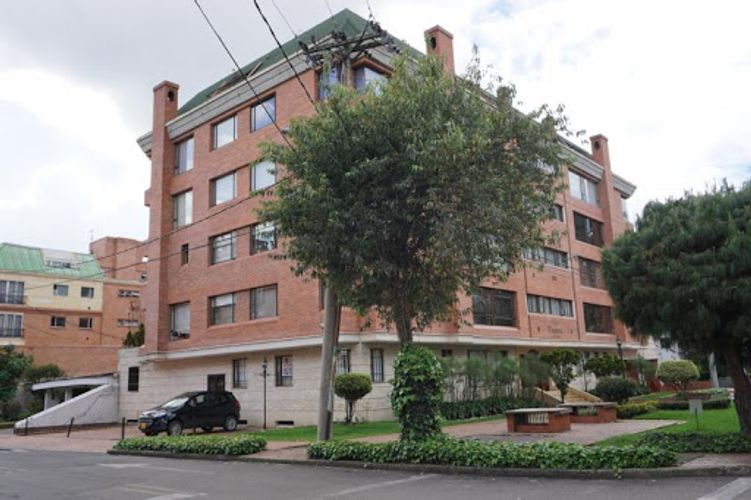 Apartamento de 4 alcobas en venta en Chico Norte, Bogotá, 396 m² · foto 8 de 9