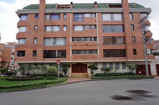 Apartamento de 4 alcobas en venta en Chico Norte, Bogotá, 396 m² · foto 9 de 9