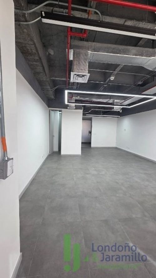 Oficina en arriendo en Primavera, Envigado, 50 m² · foto 2 de 10