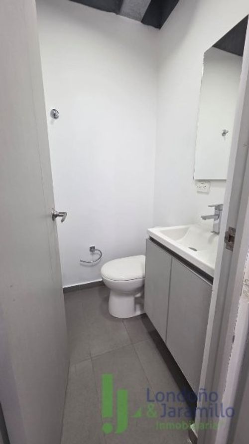 Oficina en arriendo en Primavera, Envigado, 50 m² · foto 5 de 10