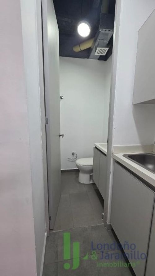 Oficina en arriendo en Primavera, Envigado, 50 m² · foto 10 de 10