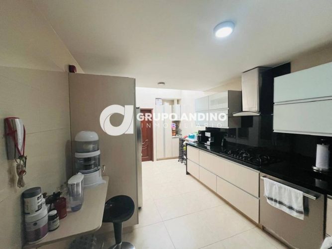 Casa de 5 alcobas en venta en Lagos Del Cacique, Bucaramanga, 200 m² · foto 5 de 24
